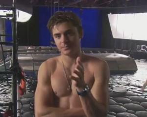 2010__07__Zac_Efron_July28newsnec 300×238.jpg