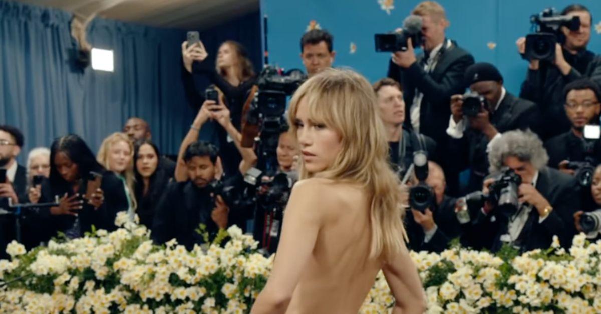 braless suki waterhouse met gala