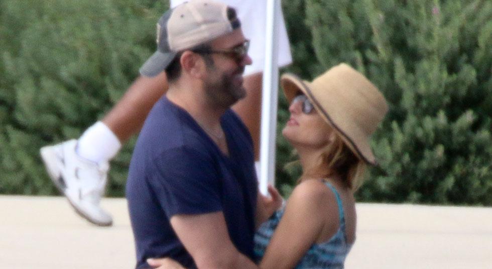 Giada De Laurentiis Shows Lots Of PDA On Vacation With New Boyfriend!