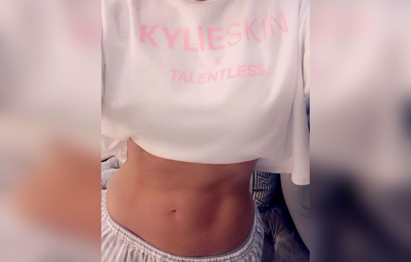 Khloe Kardashian Abs