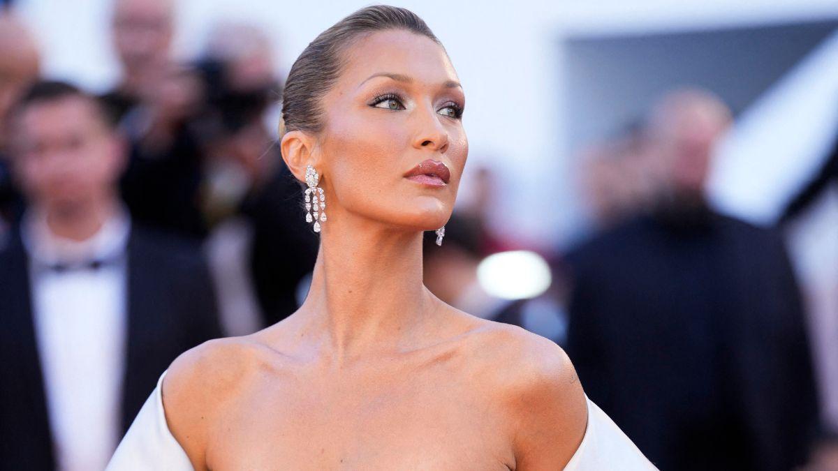 Image of Bella Hadid reminded fans battling chronic illness that they are loved and hold on hope.