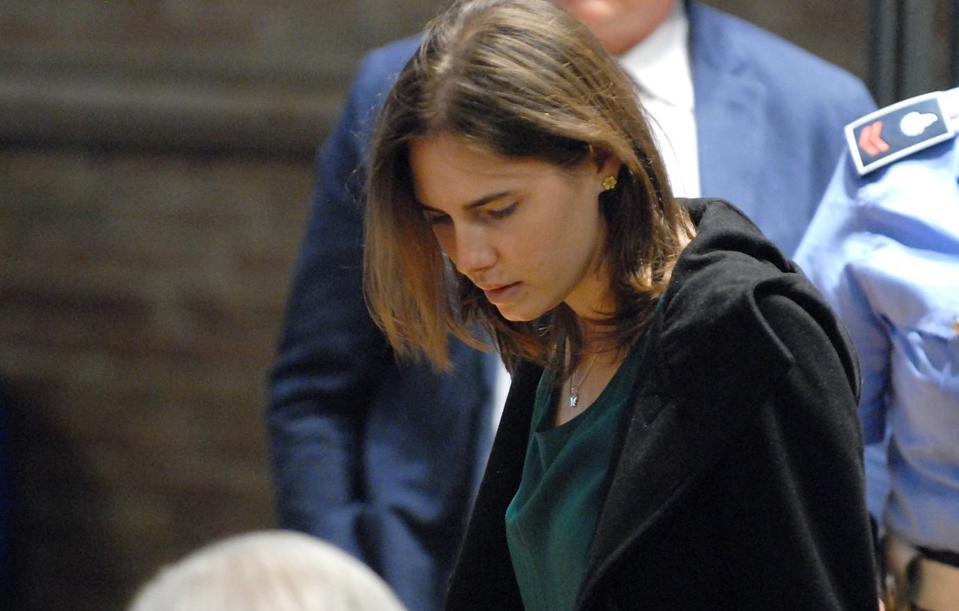 amanda knox reacts johnny depp victory