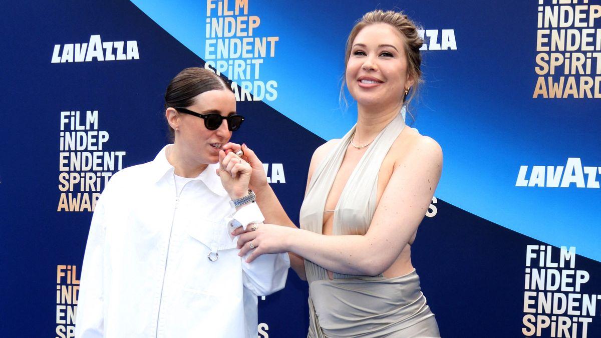 Image of Gabby Windey is married to Robby Hoffman.