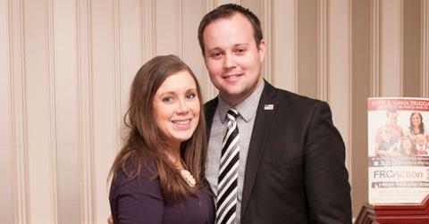 Josh duggar banned from using smart phones