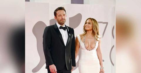 jennifer lopez necklace ben affleck name pp