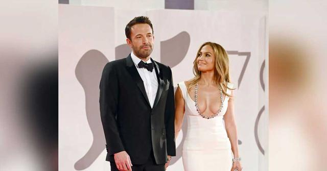 jennifer lopez necklace ben affleck name pp