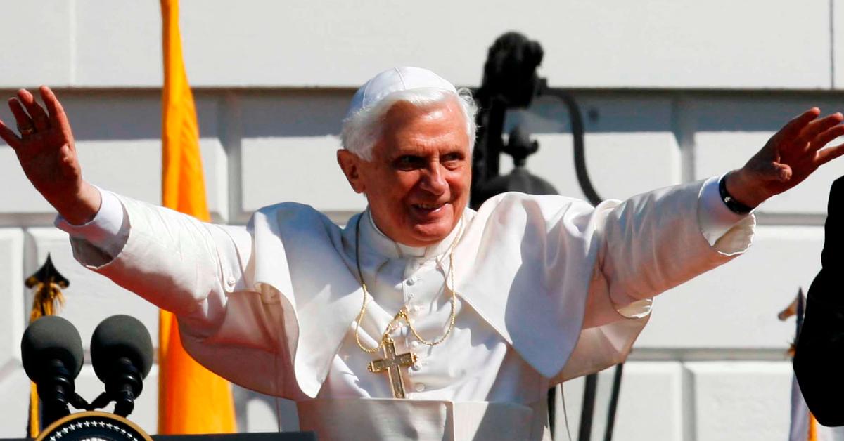 pope benedict dead