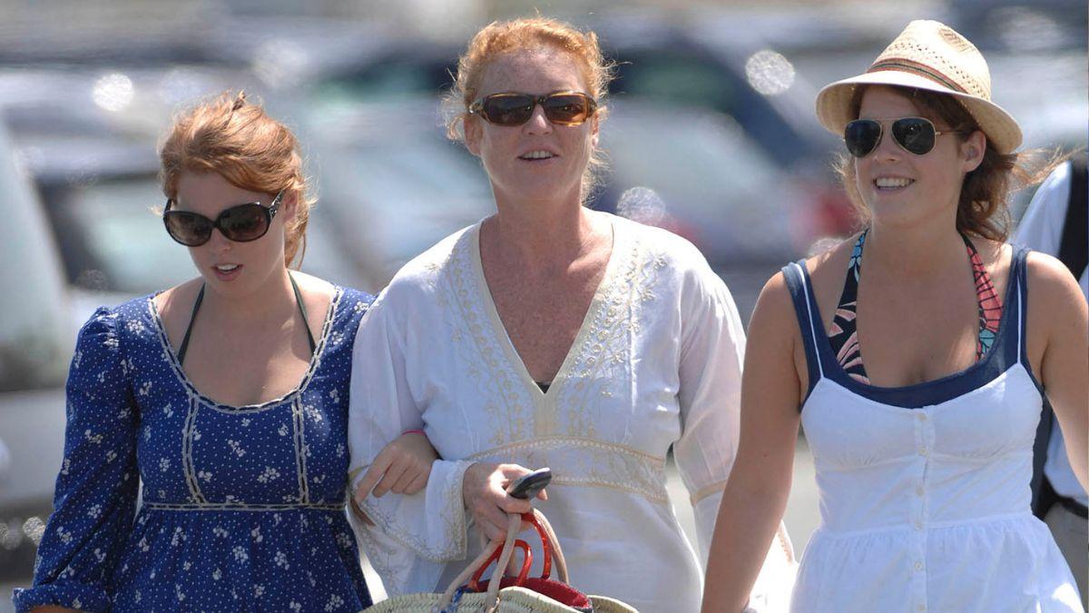 image of Sarah fergsuon princesses beatrice and Eugenie
