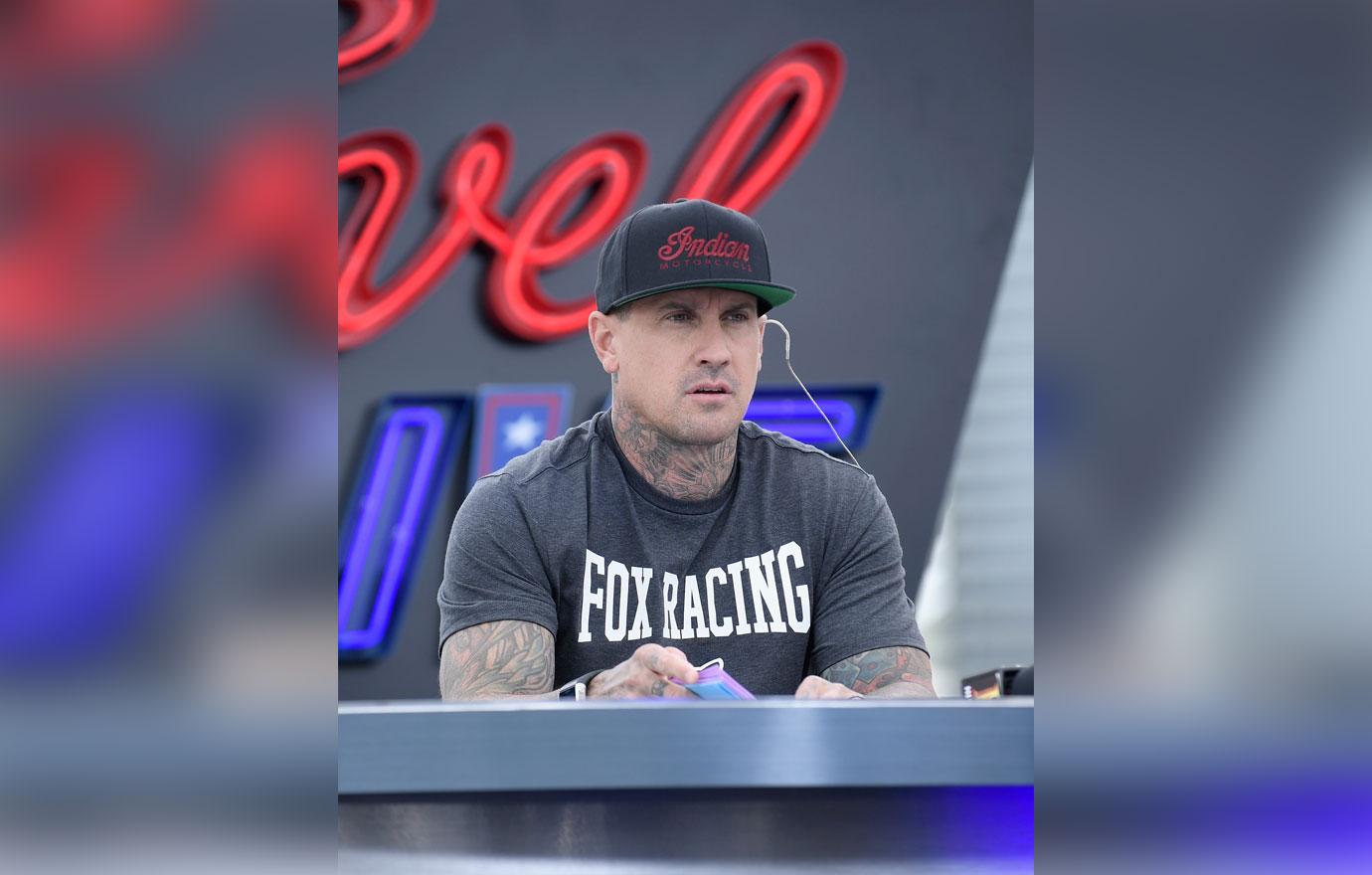 Carey Hart Shoot Looters 5