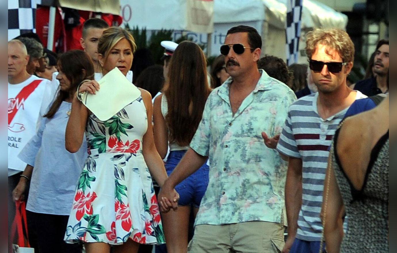 PICS Jennifer Aniston And Adam Sandler Hold Hands While Filming In Milan(01)