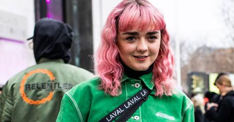 Maisie williams pink hair post pic