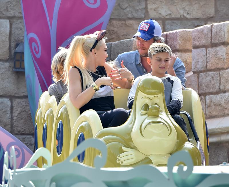 Gwen Stefani and Blake Shelton look extremely happy as they treat Gwen&#8217;s kids to a day at the happiest place on earth, Disneyland