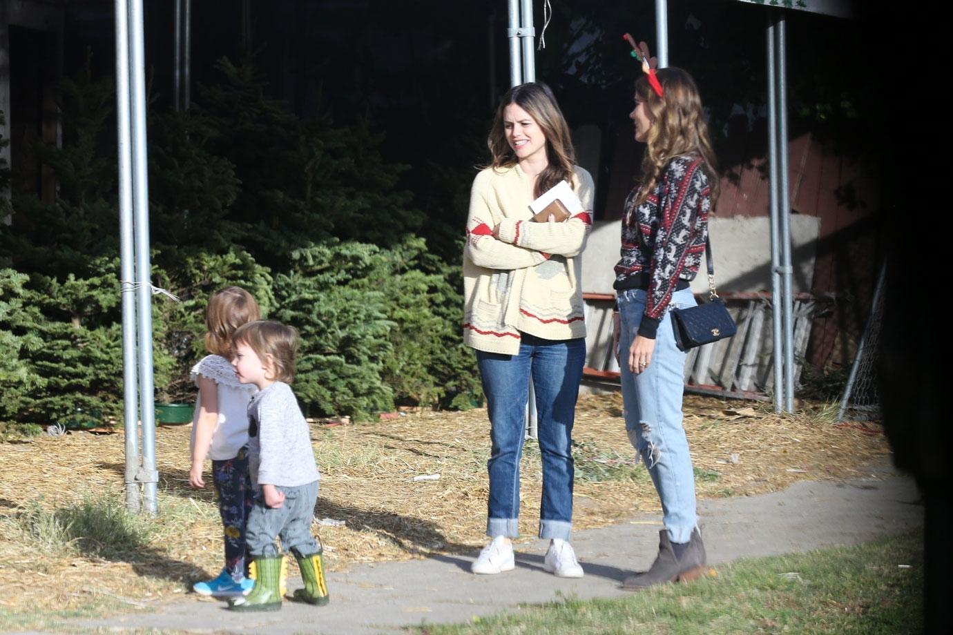 Rachel bilson briar christmas shopping