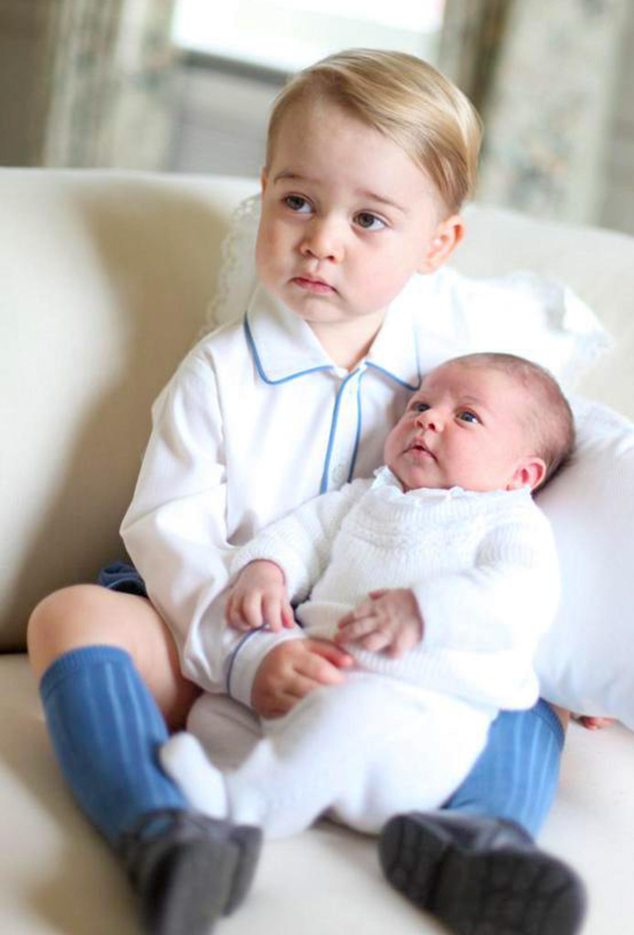 Princess Charlotte and Prince George: Picture Perfect **USA ONLY**