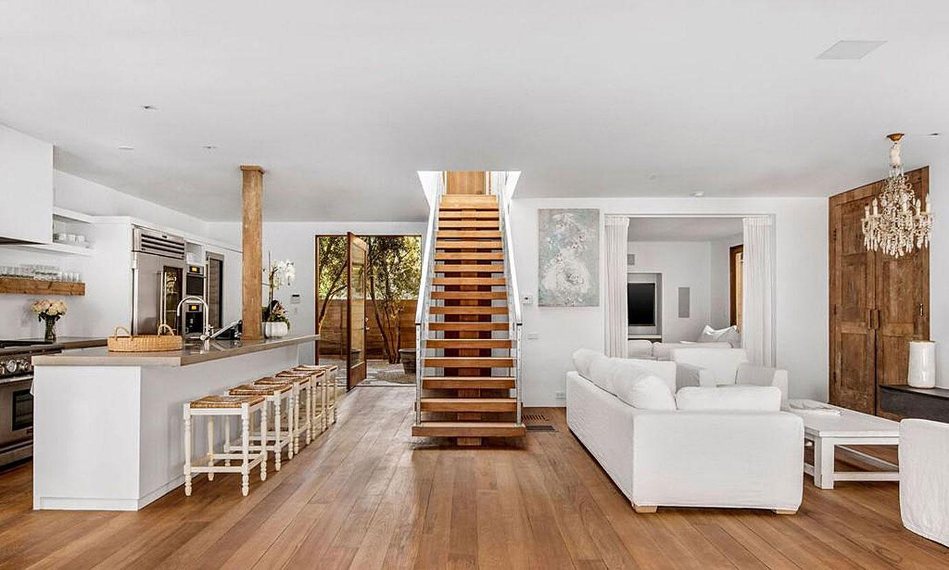 pamela anderson malibu beach house for sale