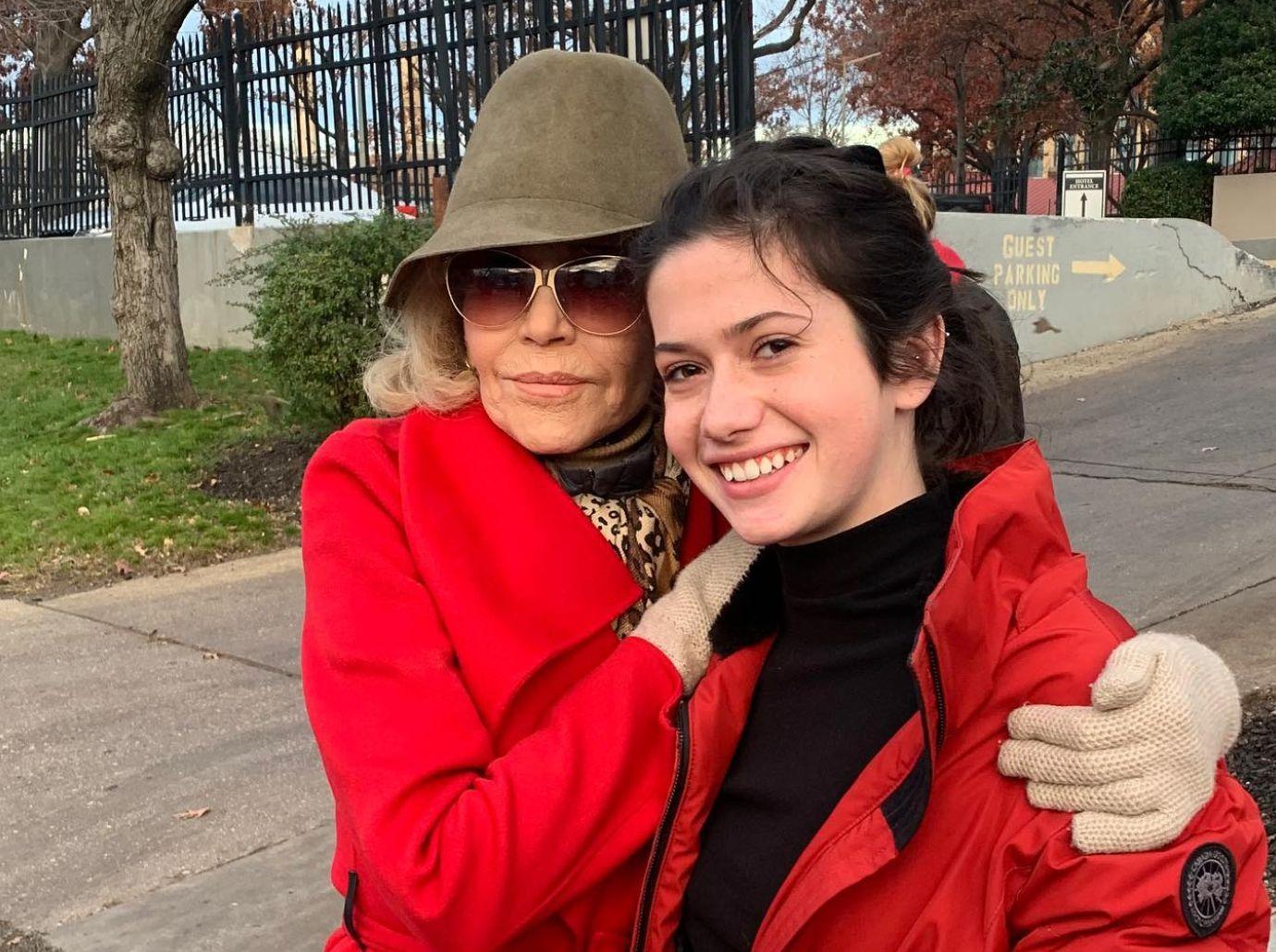 Jane Fonda, 86, Wears Purple Suit On Red Carpet With Granddaughter