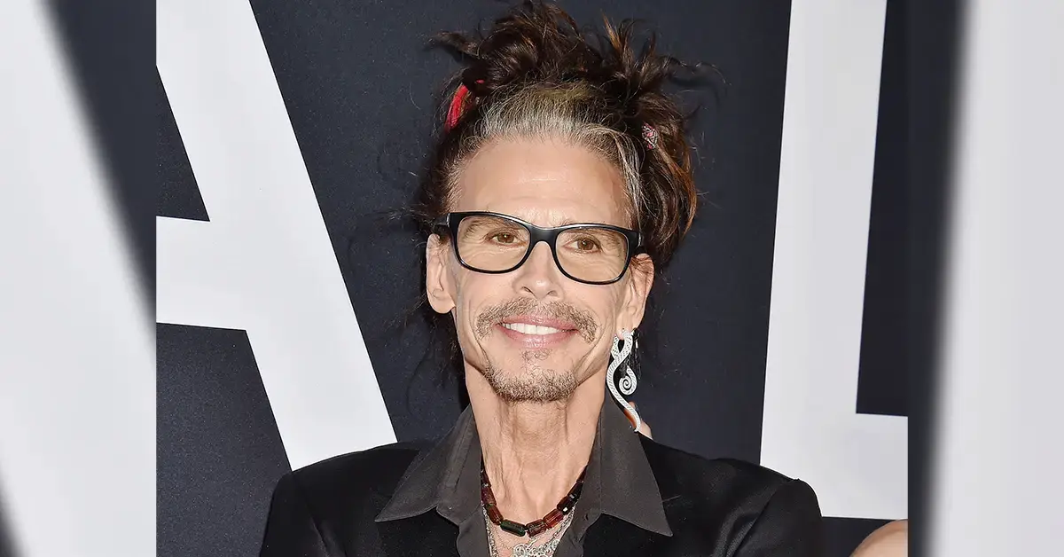 Steven Tyler moves in with his 28-year-old gal pal