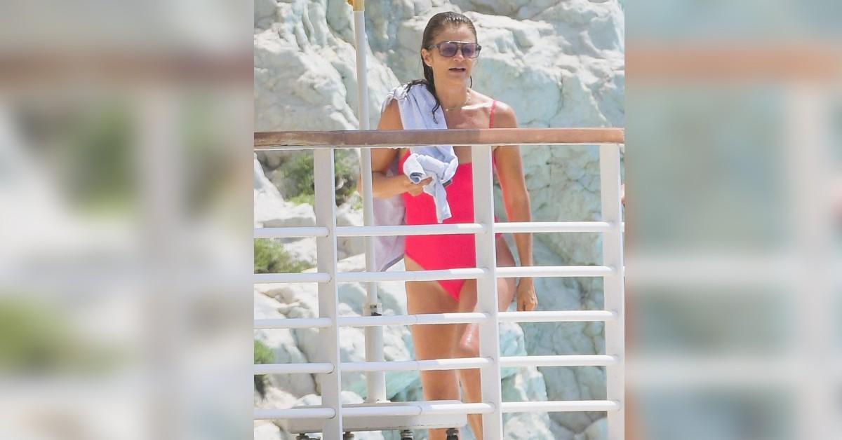 helena christensen bath suit pics