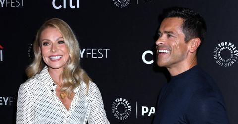 Photo of Kelly Ripa and Mark Consuelos.
