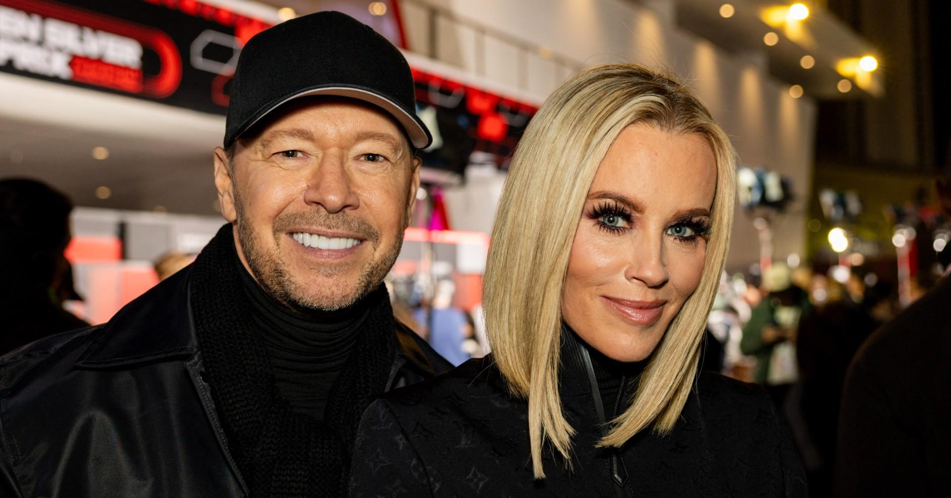 Photo of Jenny McCarthy and Donnie Wahlberg. 