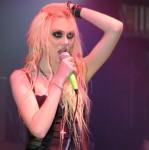 2010__05__Taylor_Momsen_May18newsne 149&#215;150.jpg