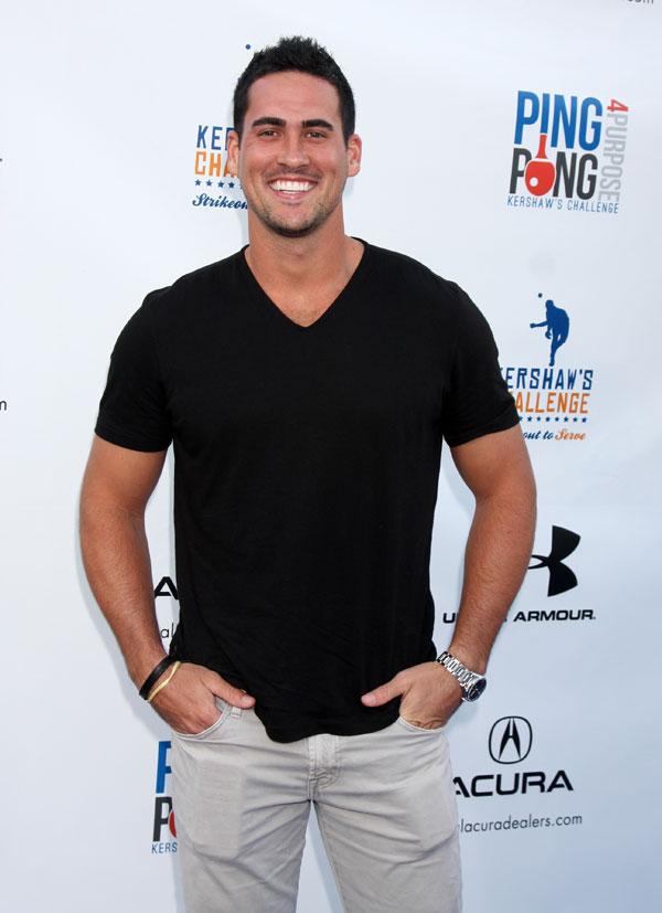 Josh murray doesnt miss andi dorfman 05