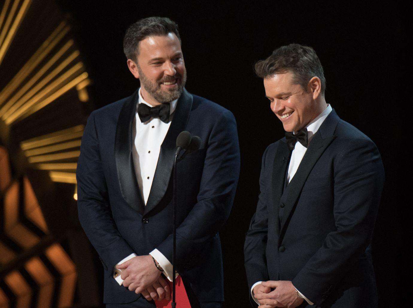 ben affleck leaning on friend matt damon jennifer lopez divorce rumors