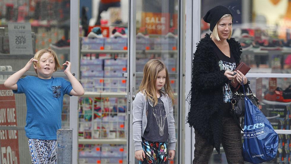 Exclusive&#8230; Tori Spelling Takes Her Kids Shopping For Shoes