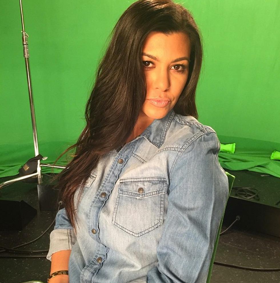 Kourtney kardashian green screen