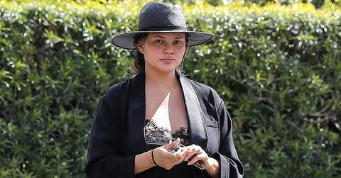 Chrissy teigen dog dead main