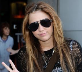 2010__05__Miley_Cyrus_May25news 286×300.jpg