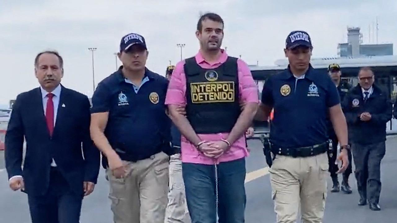 photo of The killer made off with the money and killed a second woman, Stephany Flores Ramírez.