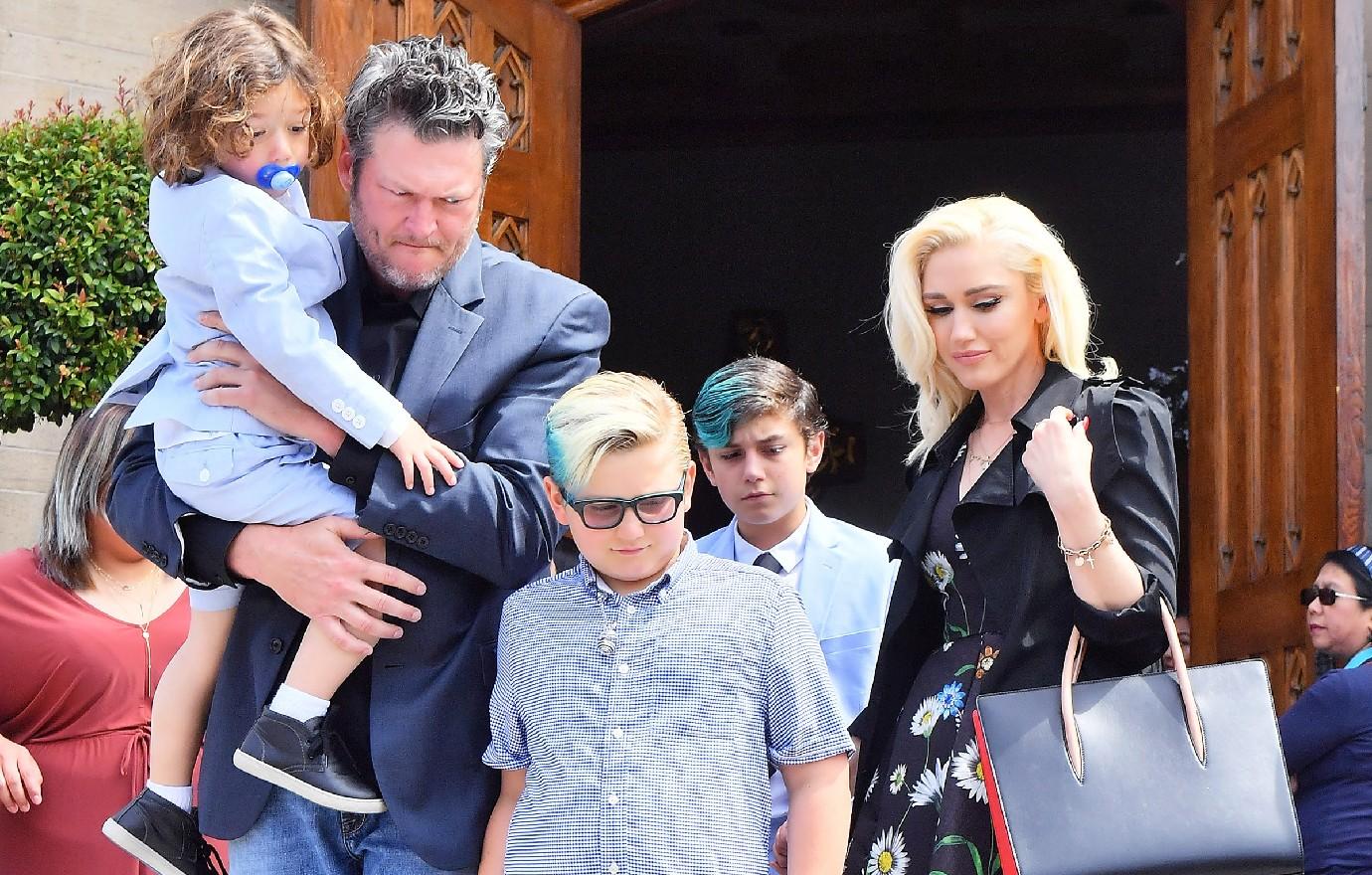 gwen stefanis  boys lean on stepdad blake shelton takes seriously