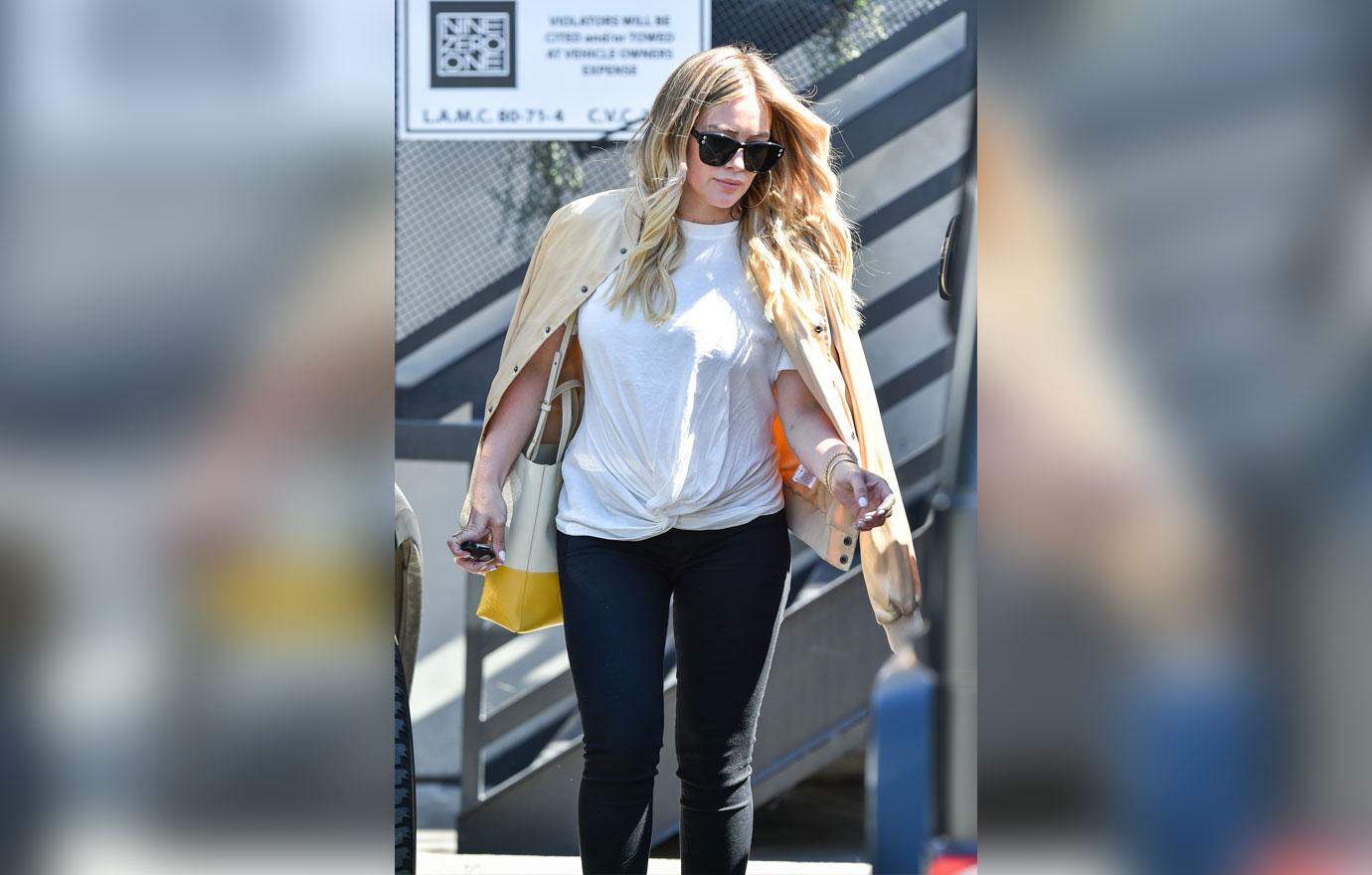 hilary duff baby bump a day of pampering pics 05