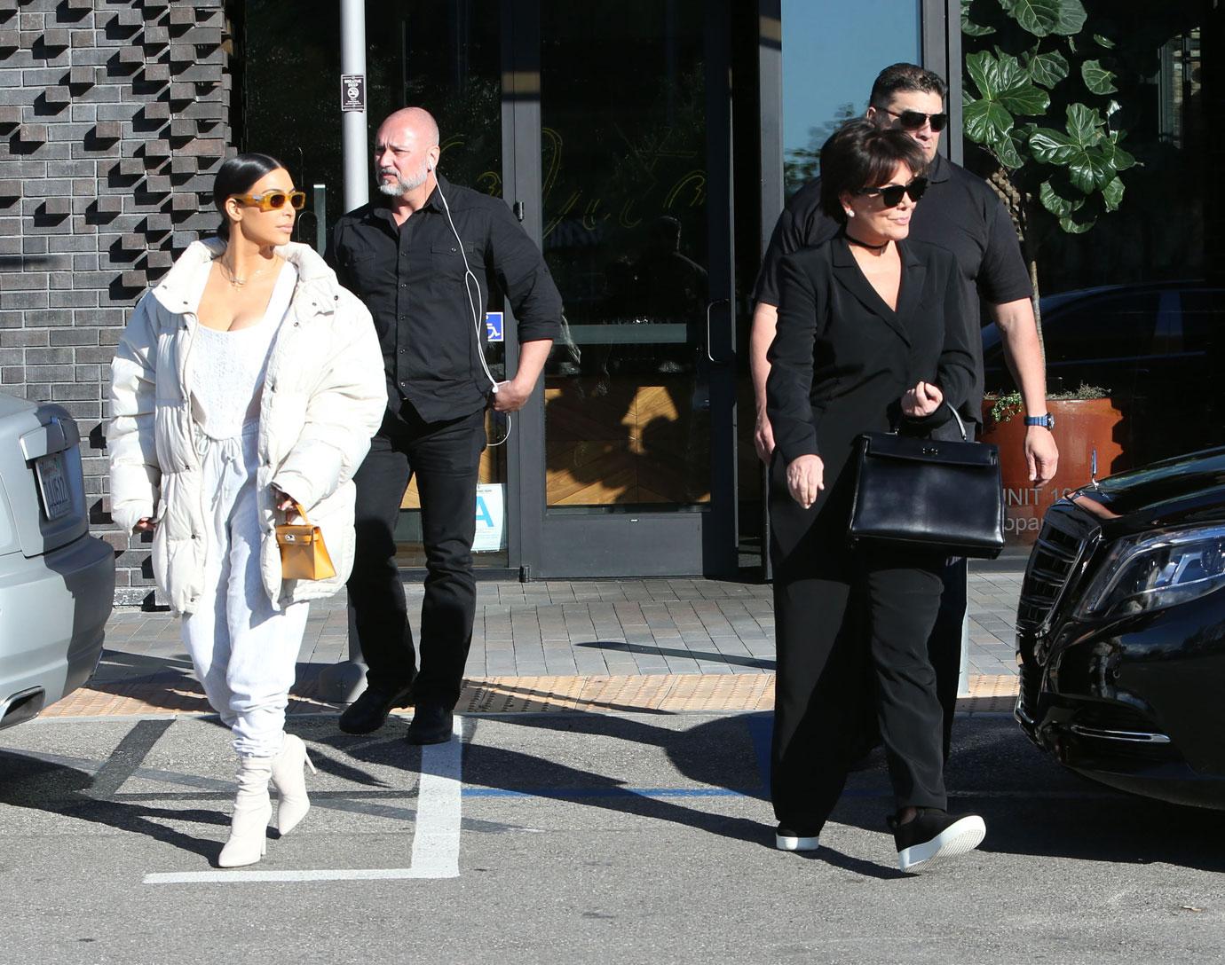 FFN_FF9_Kardashian_Family_022217_52322552