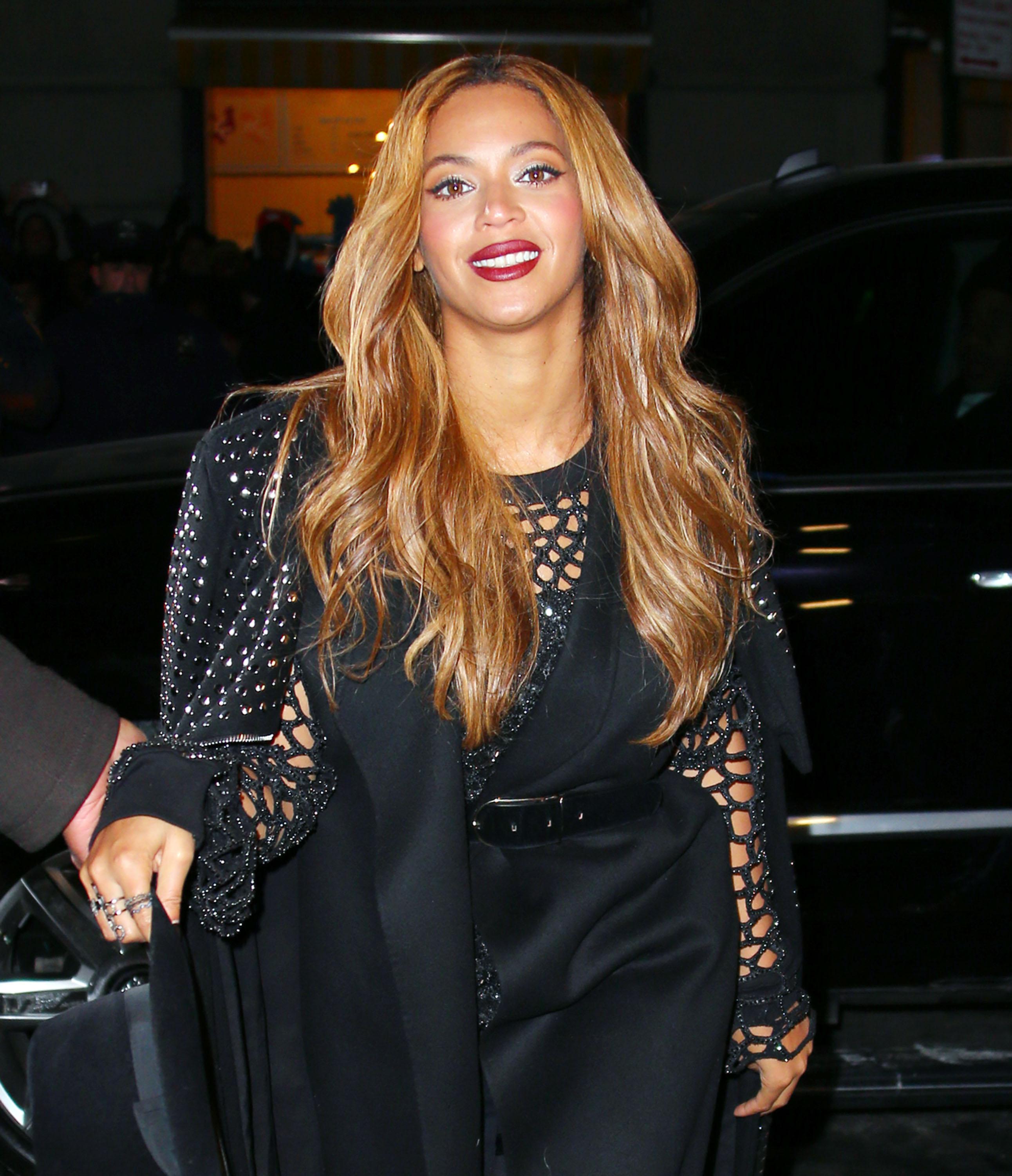 Beyonce and Jay Z goes to 40/40 club after attending Kanye&#8217;s concert in Madison Square Park