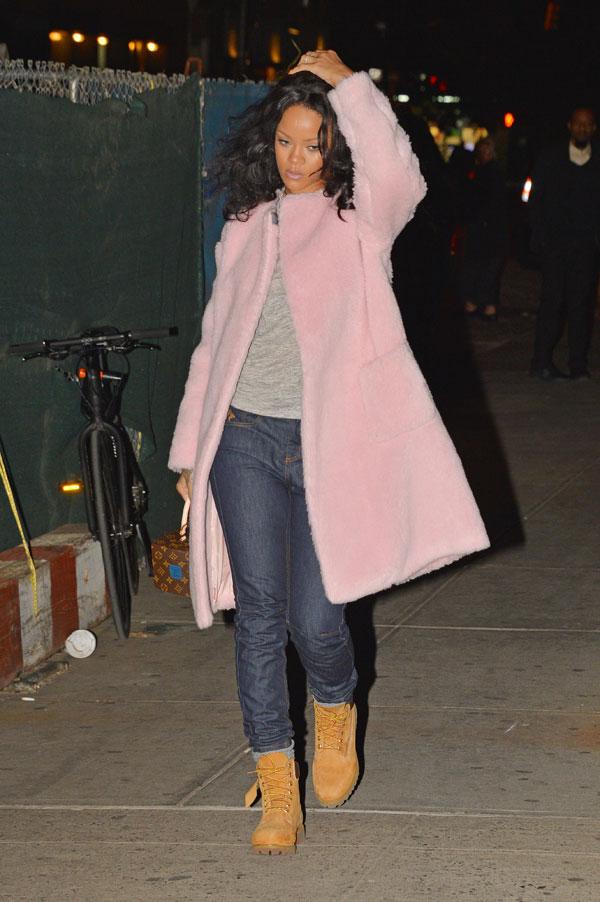 Rihanna best pink outfits looks 18