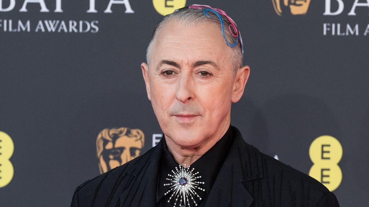 Image of Alan Cumming's apology for the incident was met with criticism.