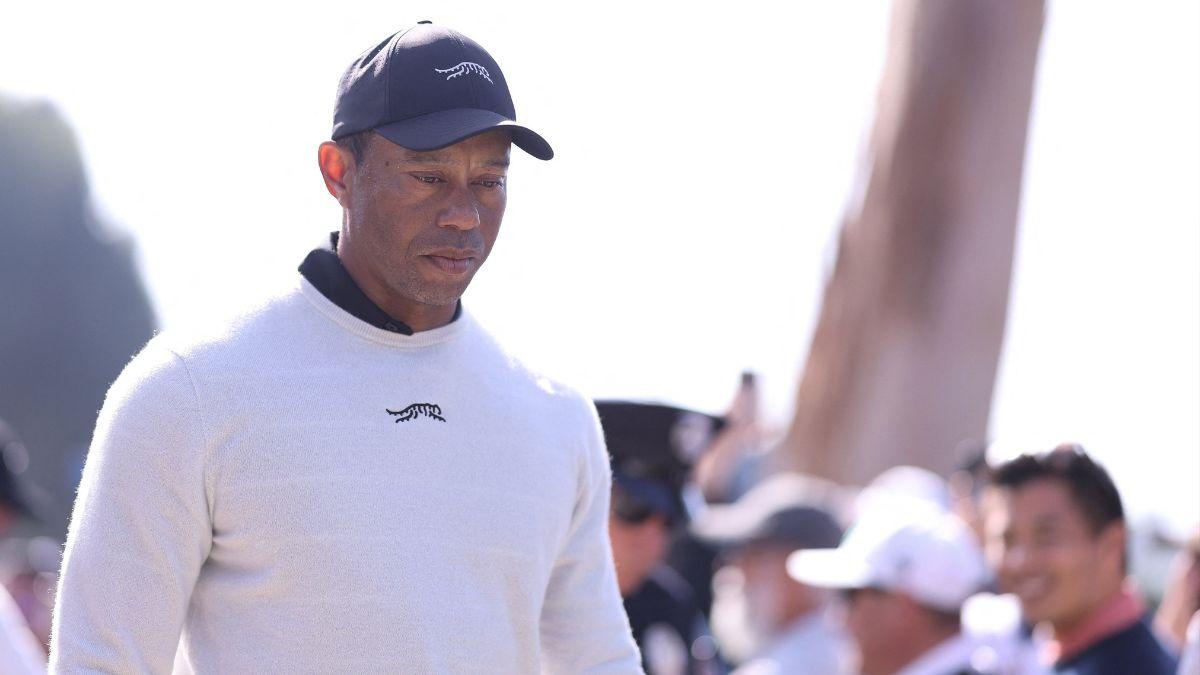 image of Tiger Woods has gotten into multiple car crashes. 
