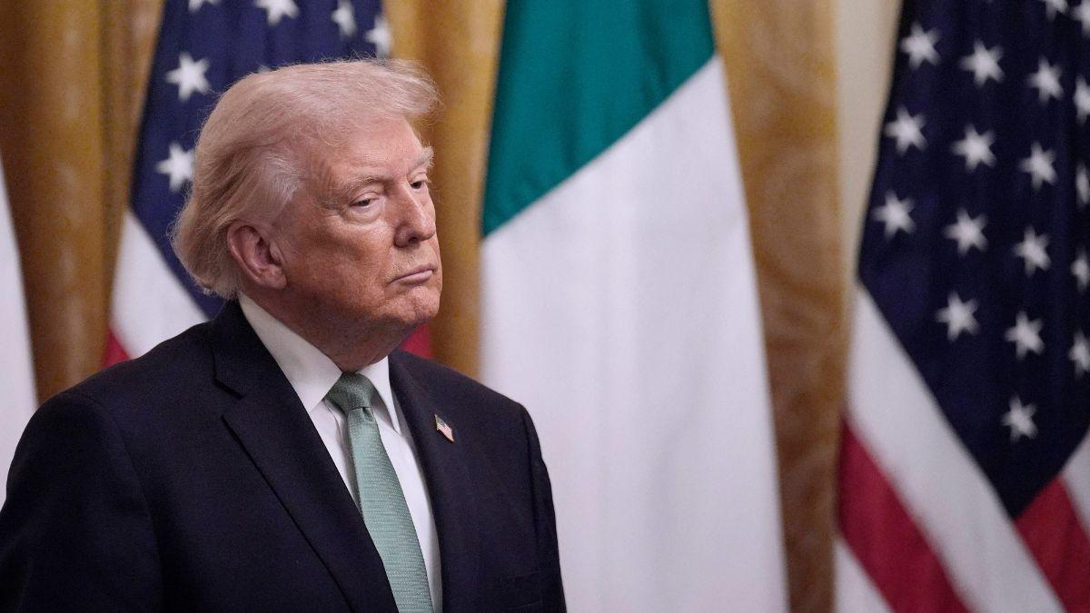 Image of Politics spilled into Oscars night beyond the theater.