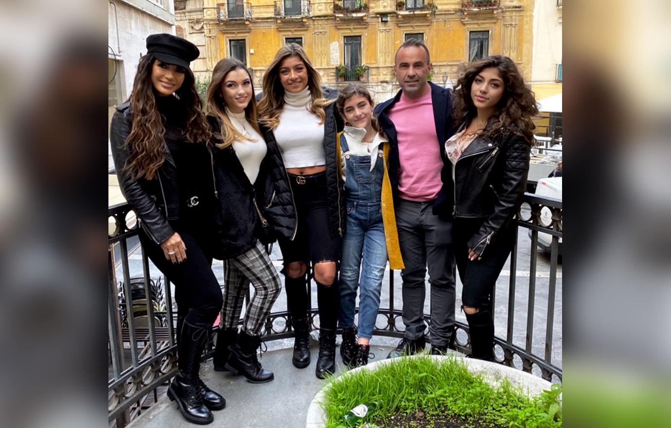 Teresa And Joe Giudice In Italy With Daughters Divorce