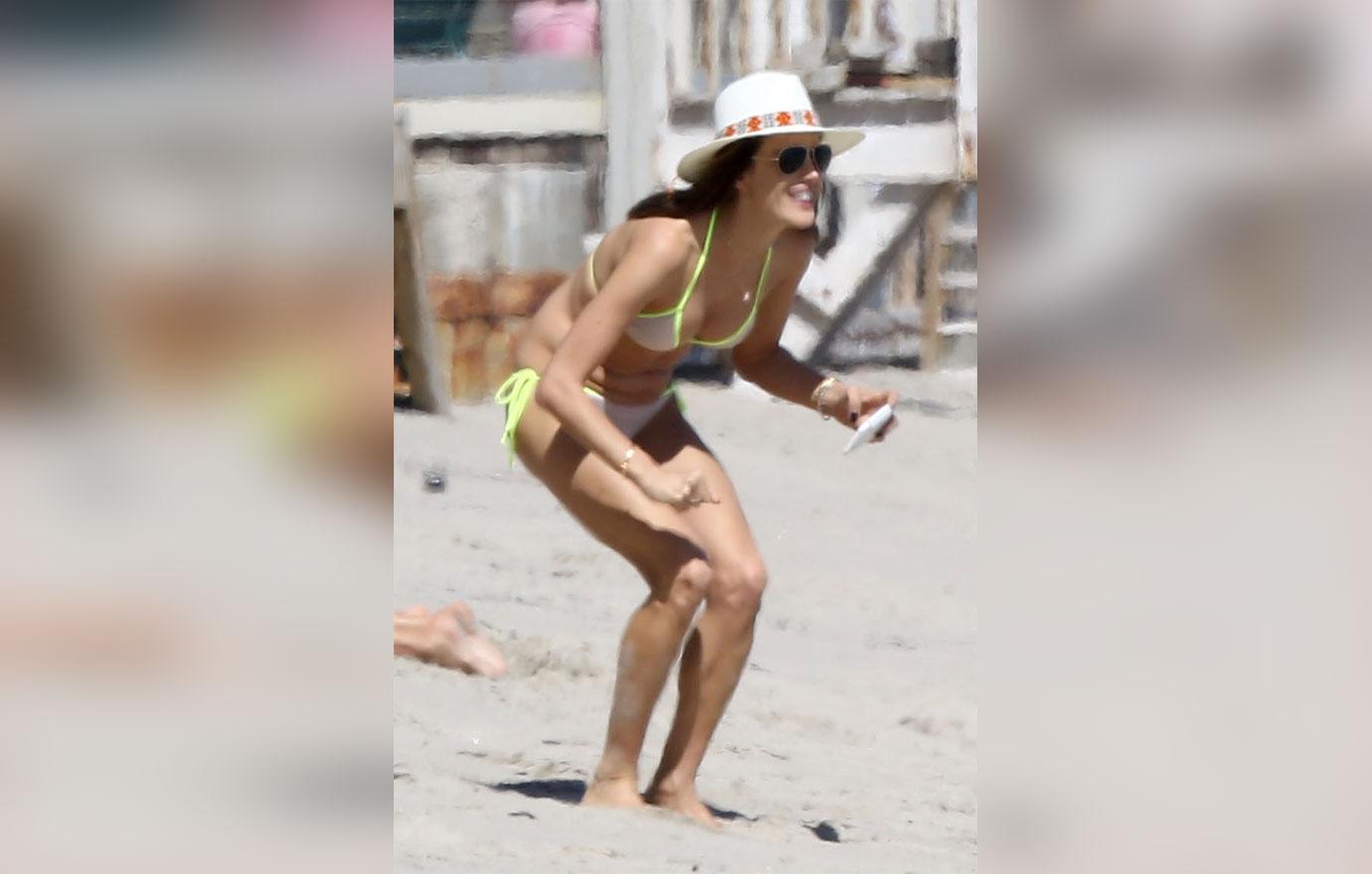 Alessandra ambrosio bikini body