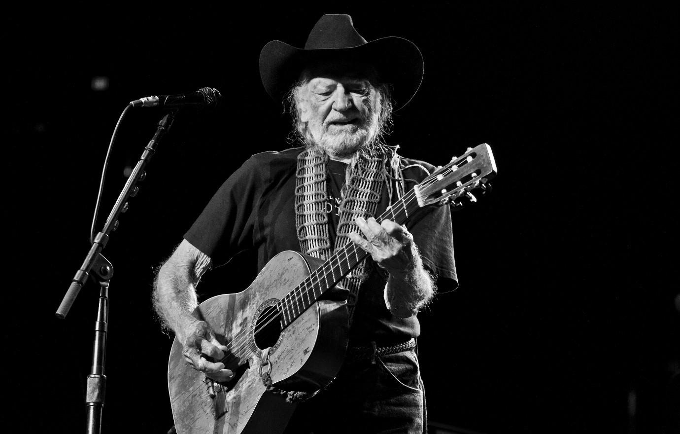 willie nelson tried commit suicide couple times drinking days