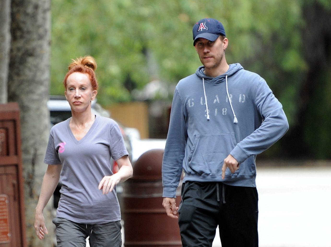 kathy griffin private investigator unsuccessful finding estranged husband divorce