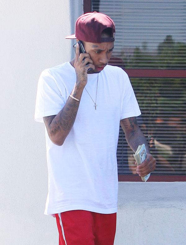 Kylie jenner tyga texting scandal 1