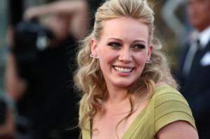 2010__09__okmagazine horoscopes hilaryduff 300×199.jpg