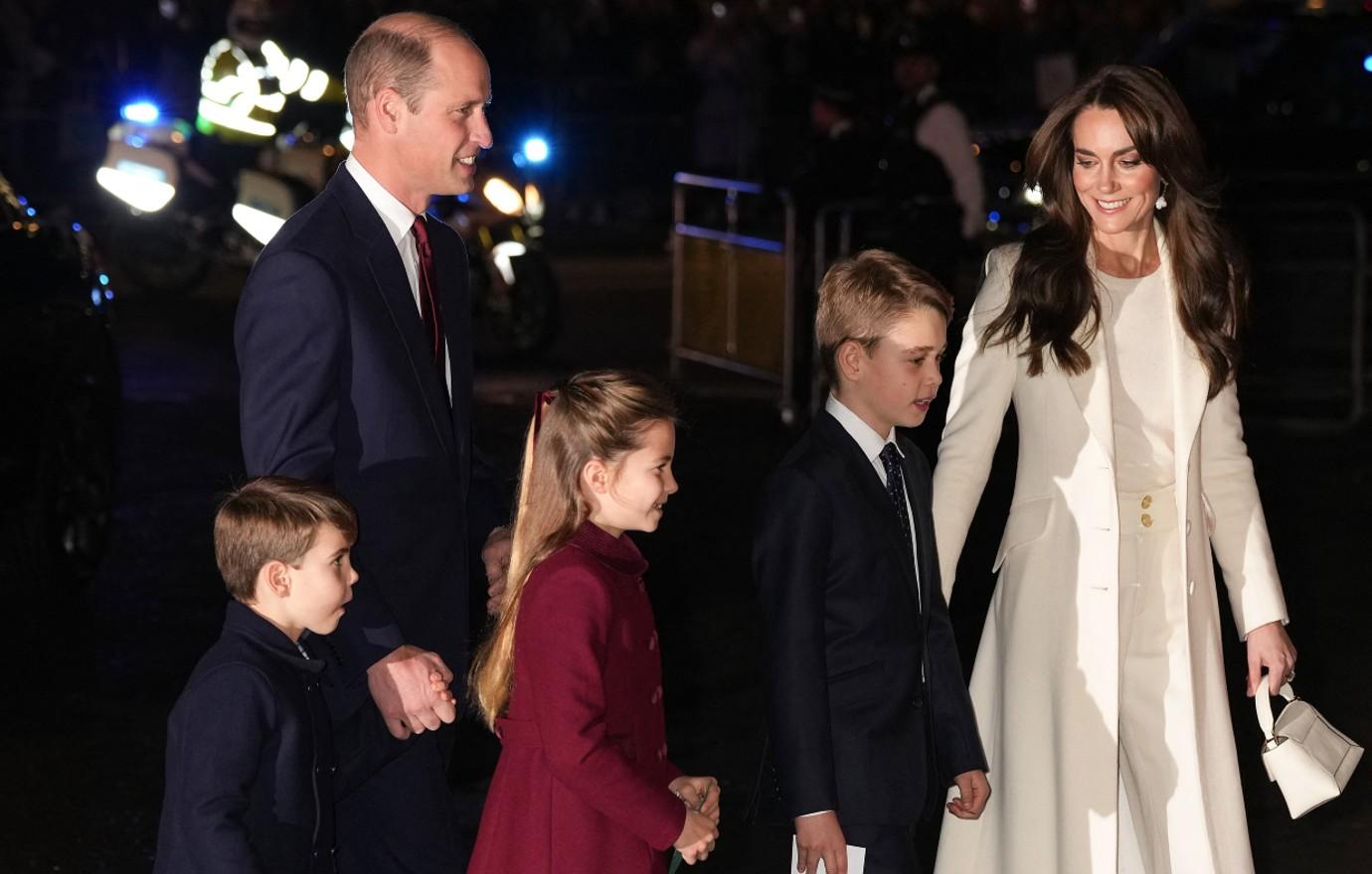 kate middleton edited mothers day photo fall  tiktok