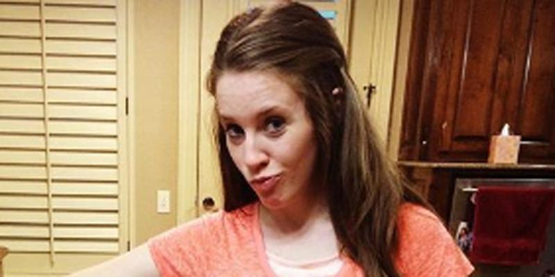 Jill duggar shows off curvaceous body skinny jeans hero