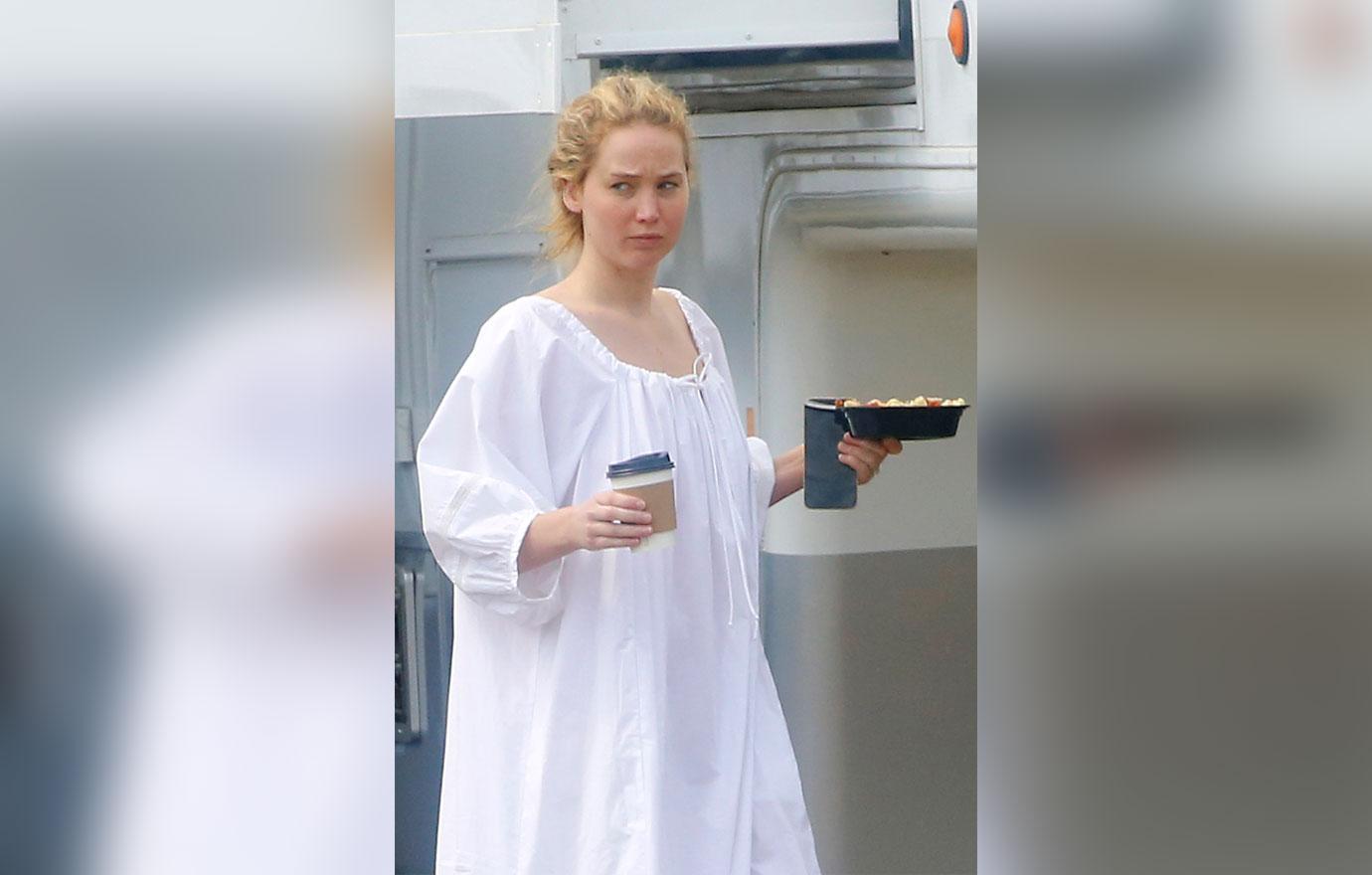 jennifer lawrence arrives on set of red white and water