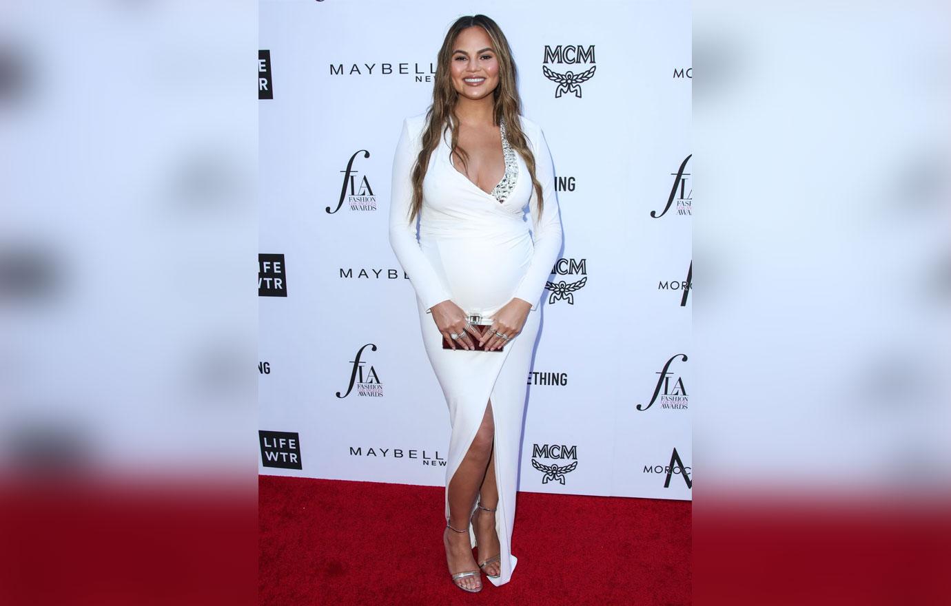 Chrissy teigen john legend outing